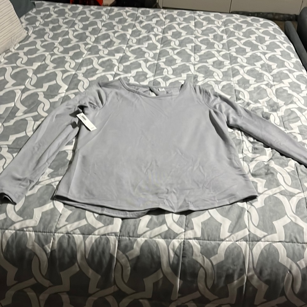 Brand new long sleeve active shirt sweatshirt size M price 30.00 from old navy